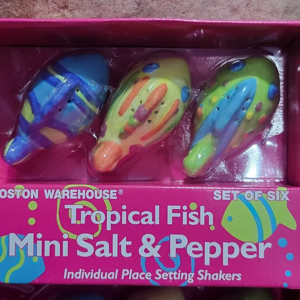 Boston Warehouse Tropical Fish Mini Salt & Pepper Shakers Set of 6 NIB